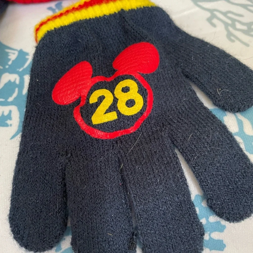 Disney Mickey Mouse Officially Licensed 4pc winter hat scarf gloves unisex kids